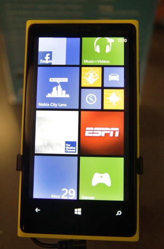 Miejsce 9 - Nokia Lumia 920
<br>
Cena: od 2185 zł