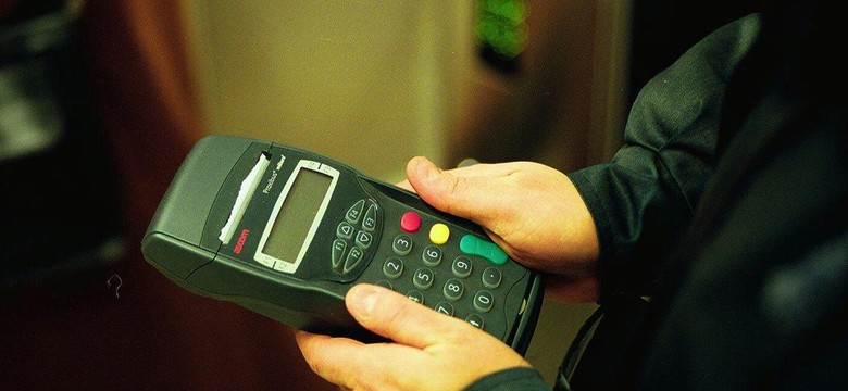 Seria ataków na kontrolerów biletów w Krakowie. Tym razem poszkodowana trafiła do szpitala