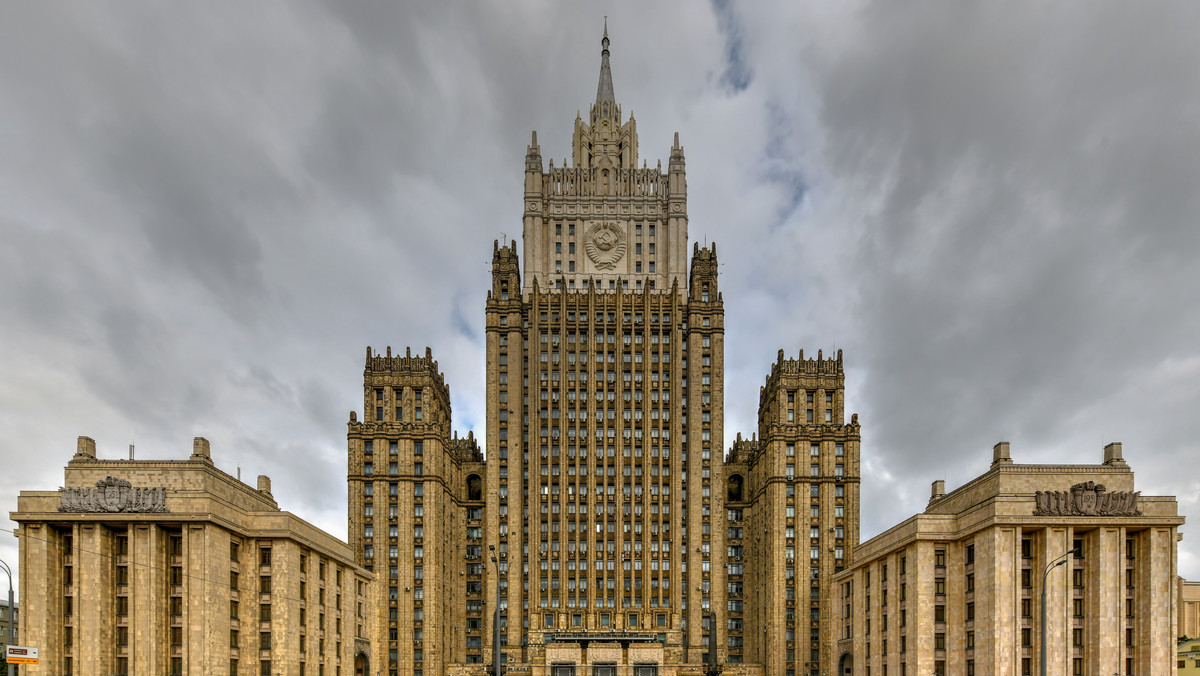 Władze Rosji zadecydowały o wydaleniu z kraju trzech pracowników ambasady Słowacji w Moskwie - poinformowało w poniedziałek rosyjskie MSZ. Do ministerstwa wezwany został ambasador Słowacji Peter Priputen, któremu zakomunikowano tę decyzję.