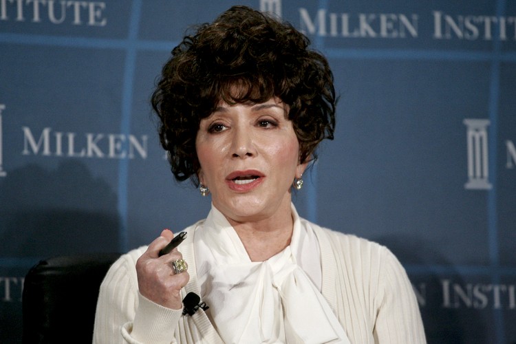 <b>Lynda Resnick, USA</b>
<br>
<br>
Majątek: 2,2 miliarda dolarów
<br>
<br>
Razem z mężem założyła między innymi firmy POM Wonderful, Fiji Water i serwis dostarczający kwiaty Teleflora.