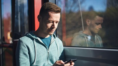 już od 1 stycznia będą kary za takie korzystanie ze smartfona w komuni