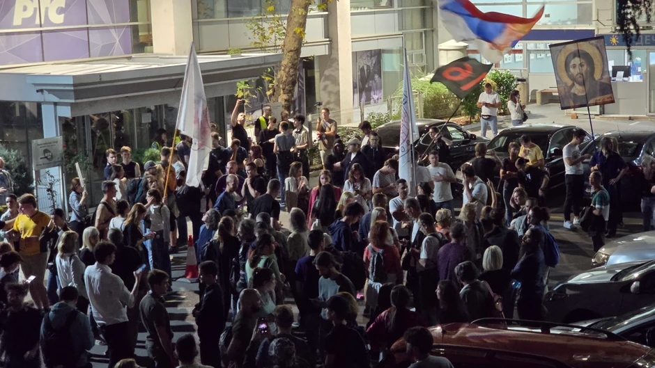 Protest ispred  RTS