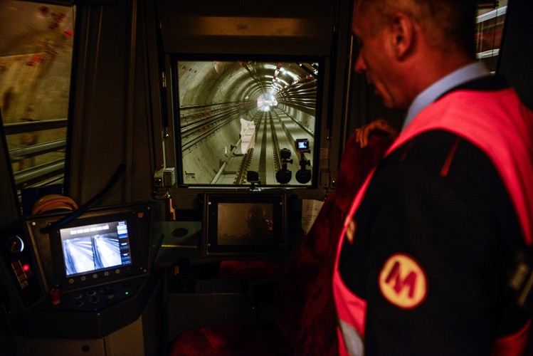 Przejazd centralnym odcinkiem II linii metra