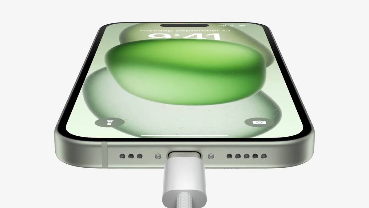 Apple kombinuje przy USB-C w iPhonie 15