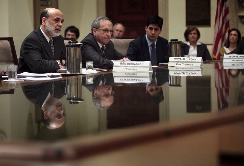 Ben S. Bernanke, chairman of the U.S. Federal Reserve, left, Donald Kohn, Fed vice chairman, center, and Kevin Warsh, a Fed governor. fot. Bloomberg