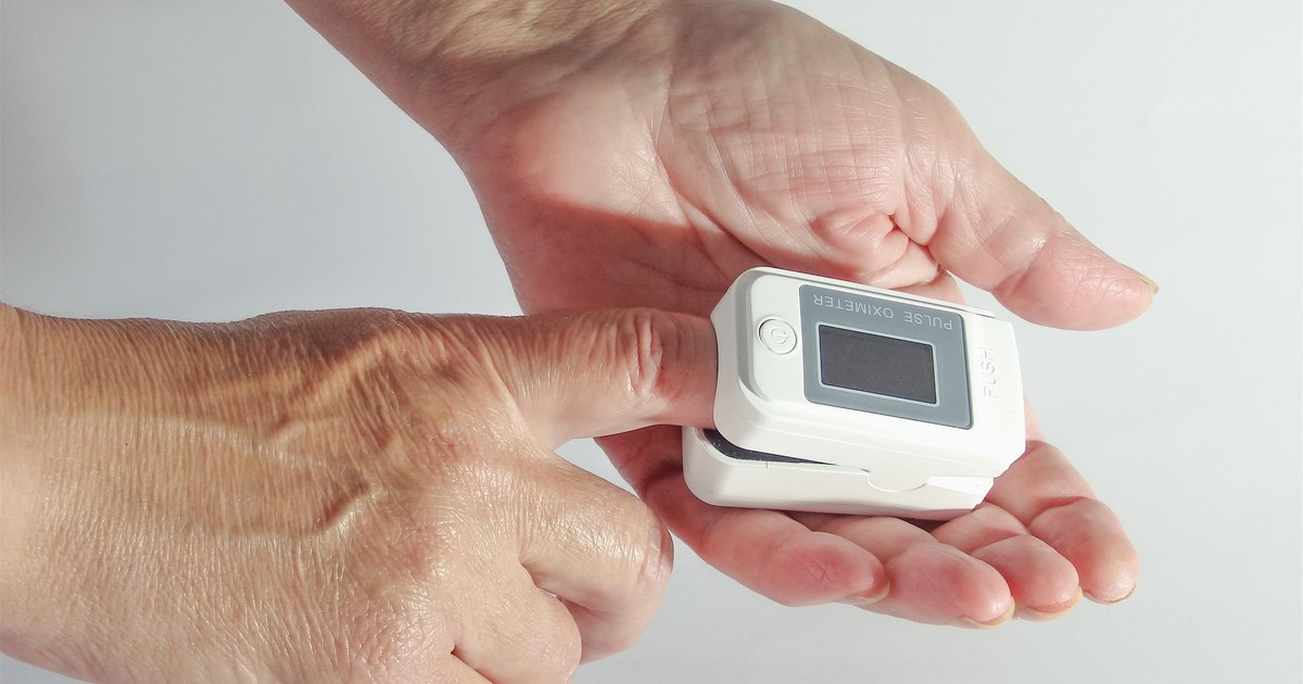 Przenośne pulsoksymetry, które kupisz za grosze. Mogą uchronić przed zawałem
