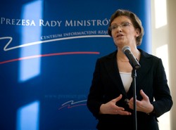 Minister Kopacz blokuje kontrakty ze szpitalami