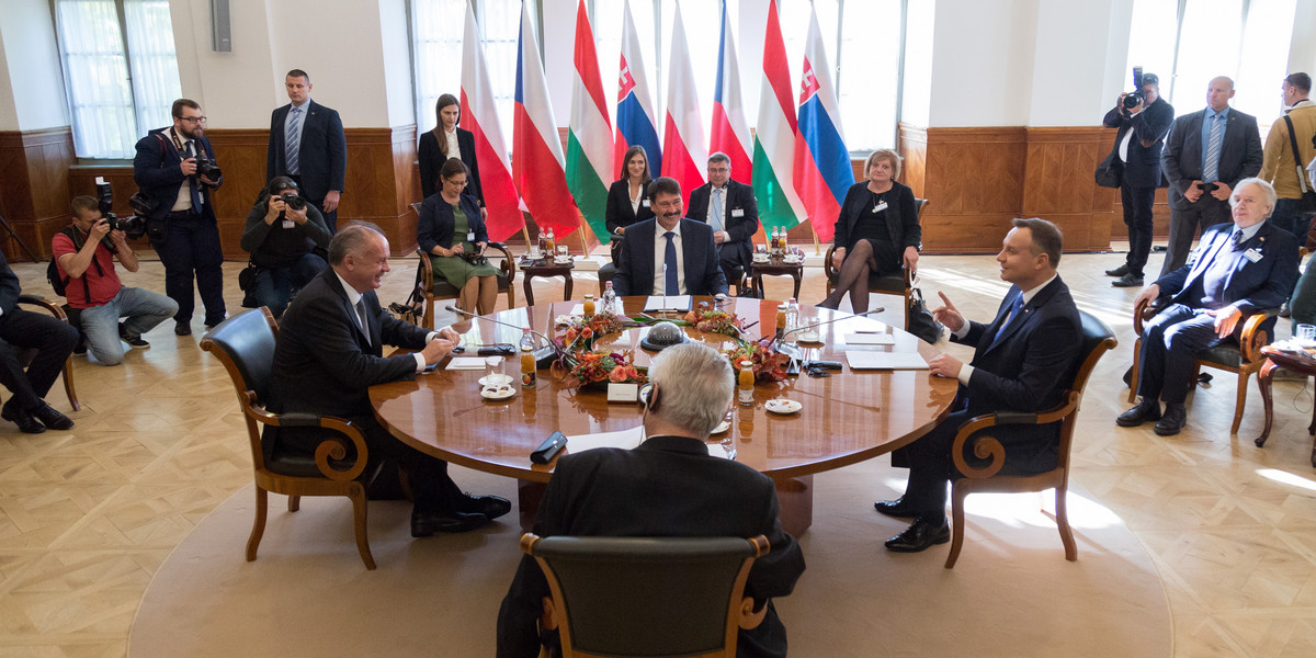 Sesja plenarna z udziałem Prezydenta Polski Andrzeja Dudy, Prezydenta Czech Milosa Zemana, Prezydenta Węgier Janosa Adera i Prezydenta Słowacji Andreja Kiski