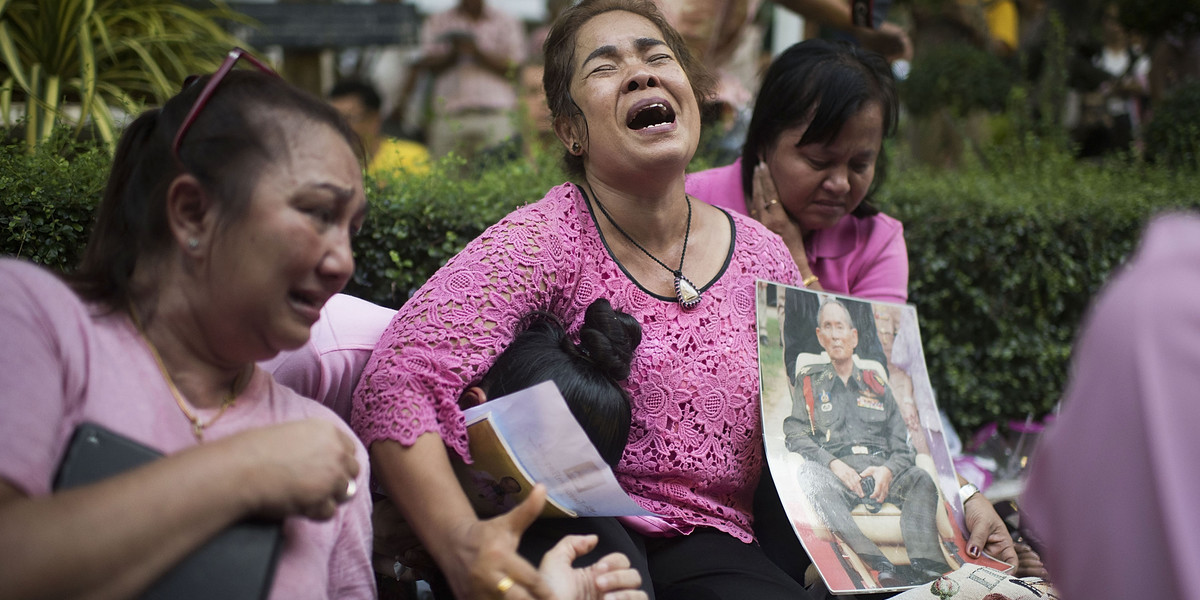 Śmierć króla wywołuje na razie jedynie płacz na ulicach Bankoku. Inwestorzy oczekują uspokojenia nastrojów