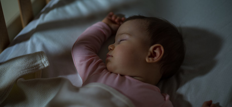 Wieczorny rytuał. Jak rytm i powtarzalność pomagają maluchowi zasnąć?