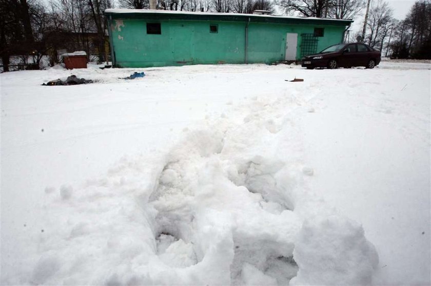 Złodzieje wpadli przez śnieg