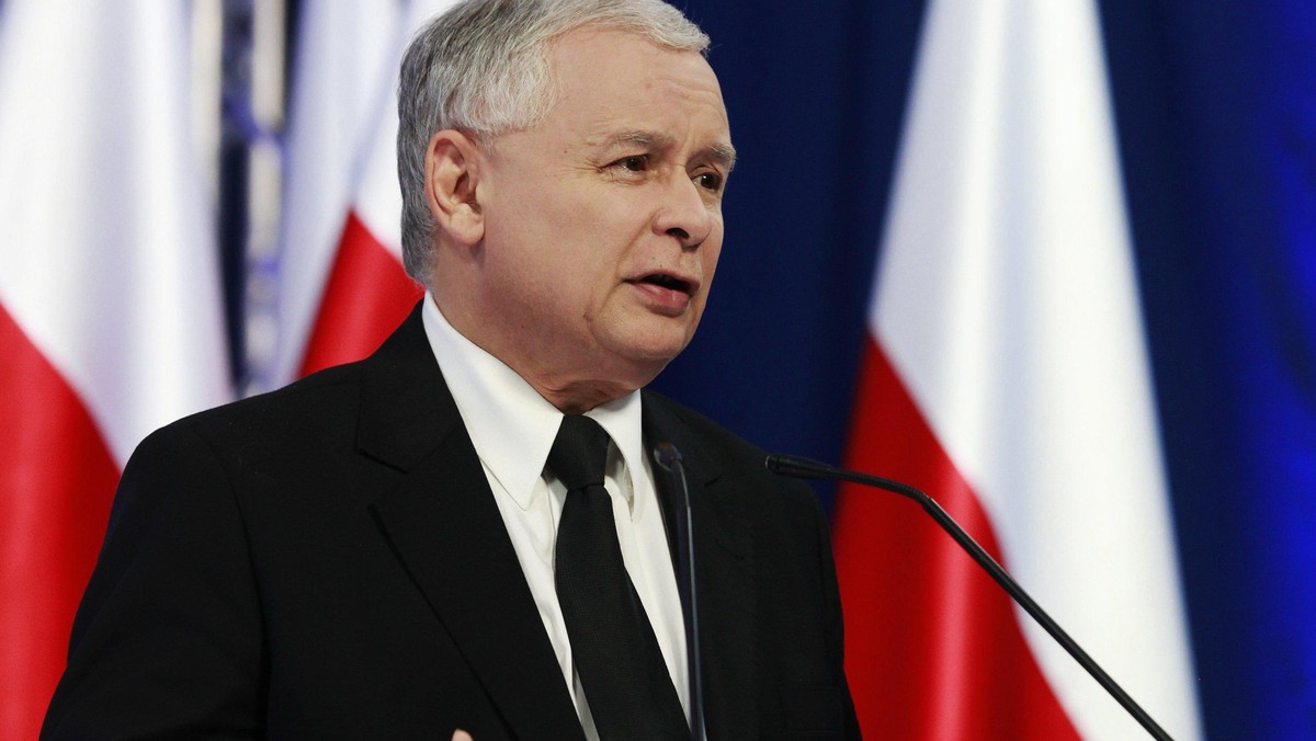 Jarosław Kaczyński zapewniał, że PiS nie prowadzi żadnych rozmów koalicyjnych i walczy o pełne zwycięstwo w wyborach. Apelował także, żeby nie głosować na "stronnictwa marginalne" i przestrzegał, że wejście Ruchu Palikota do Sejmu, to gwarancja współrządzenia z PO. - Gdyby PO wygrała wybory, a Ruch Palikota dostał się do Sejmu, te dwa ugrupowania utworzą rząd jeszcze gorszy niż obecny - mówił w Polskim Radiu.