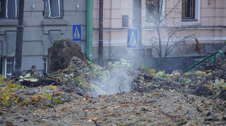 Kijevi park porrá bombázva / Fotó: Northfoto