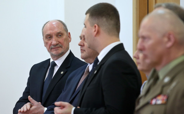 Macierewicz: Amerykanie dadzą pieniądze na wzmocnienie wschodniej granicy Polski