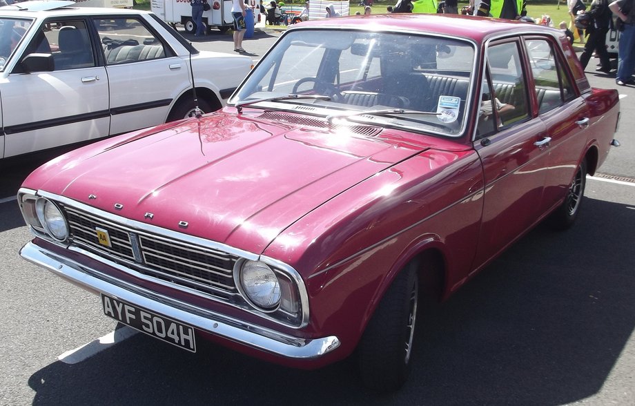 Ford Cortina