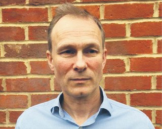 Brexit to bitwa na poduszki w prywatnej szkole [WYWIAD]