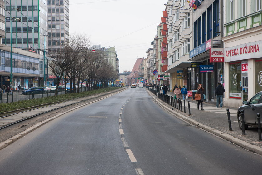 Drogowcy poszerzą chodnik na Al. Niepodległości