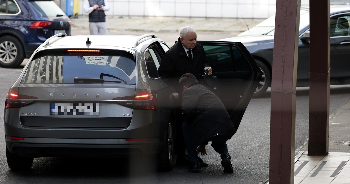 Kaczyński eskortowany do siedziby PiS. Ochrona zadbała o wszystko