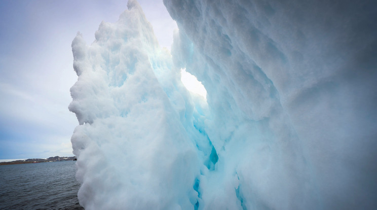 2020. január 17-i kép a Collins-gleccser jégfaláról az Uruguay által üzemeltetett Artigas kutatóbázis közelében, az antarktiszi György király-szigeten. / Fotó: MTI/EPA/EFE
