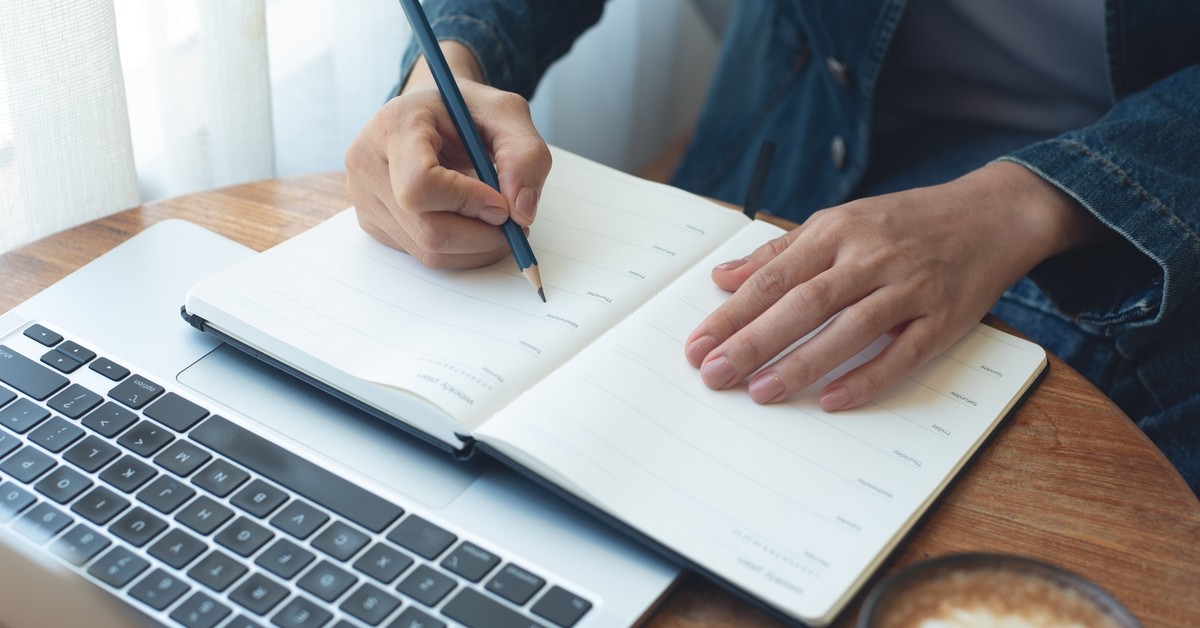 Wadliwe umowy cywilnoprawne? PIP radzi, do kiedy warto poczekać ze skargą