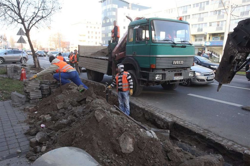 Poprawiają fuszerkę na Grunwaldzkiej