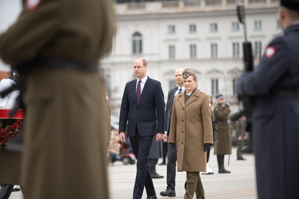 Książe William przed Grobem Nieznanego Żołnierza w Warszawie