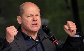 Scholz: Nikt nie powinien liczyć na to, że Rosja nie zaatakuje innych krajów