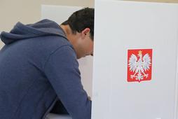 Wybory głosowanie urna