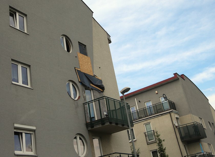 Zerwał się balkon pod ciężarem studentek z Krakowa