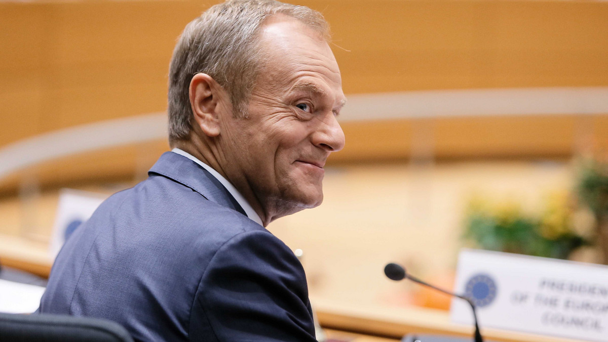 Donald Tusk wydał pół miliona na szampana