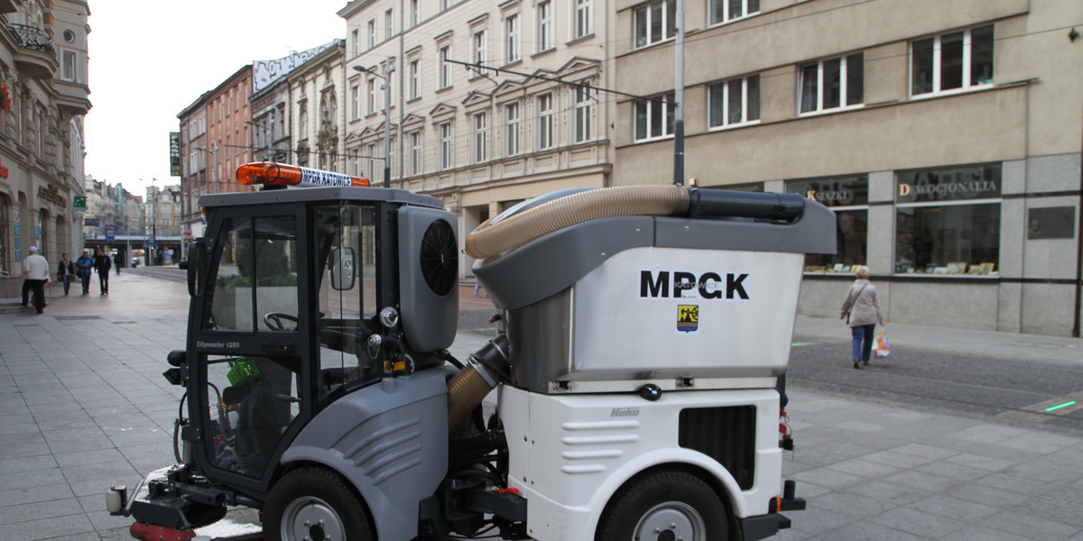 Katowice. Nowe urządzenia do sprzątania ulic 