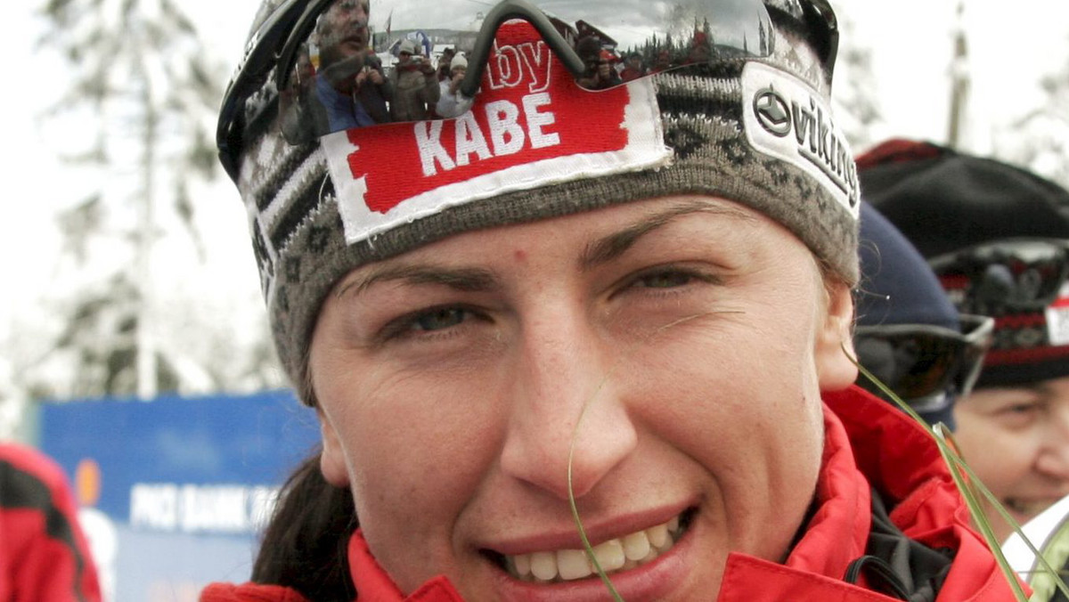 Justyna Kowalczyk, dwukrotna mistrzyni świata z Liberca i triumfatorka Pucharu Świata w biegach narciarskich, do bogatej kolekcji sukcesów w tym sezonie dołożyła kolejny złoty medal mistrzostw Polski. Tym razem nie dała szans rywalkom w biegu na 15 km technika klasyczną ze startu wspólnego, który odbył się na Polanie Jakuszyckiej.