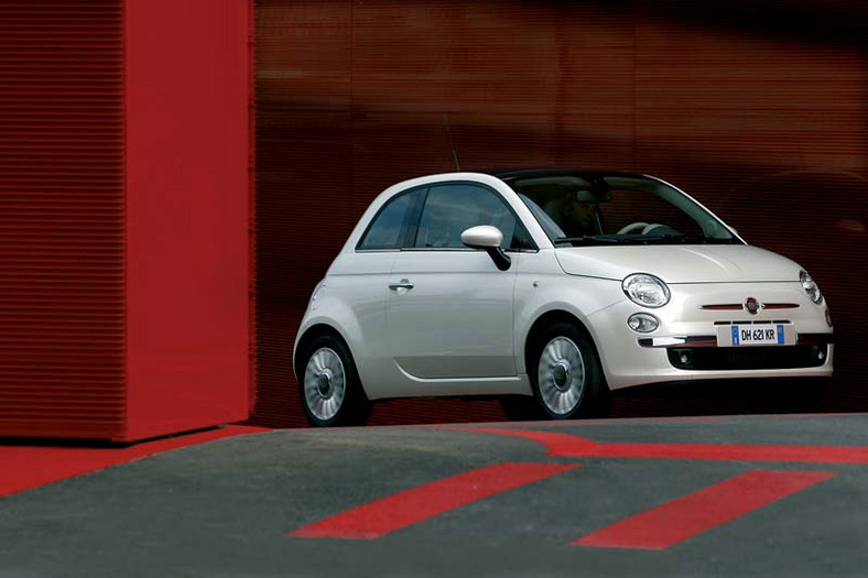 Fiat 500 obchodzi pierwsze urodziny