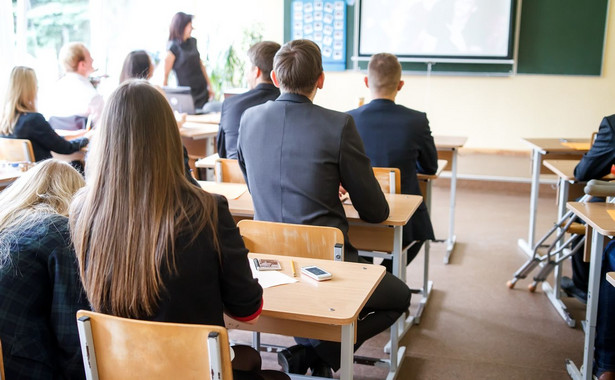 Reforma edukacji jak cyrk Monty Pythona? "Do tego objazdowy, latający"