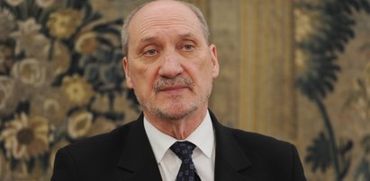 Macierewicz wyśle polskich żołnierzy w rejon wojny?