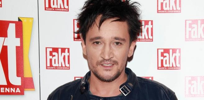 <b>Michał Wiśniewski</b>
<br>
<br>
Najpierw Wiśniewski przejął za 3 mln zł. modny warszawski klub Extravaganza, który jednak nie przynosił zysków. Muzyk sprzedał wreszcie interes, ale nie zdołał spłacić zaciągniętych pożyczek. 
<br>
<br>
Wtedy zainwestował w dom mody Xavier Fabienne i butik w stolicy, na których stracił z kolei 600 tys zł.