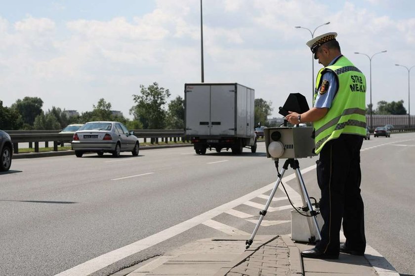 Wszystko o kontroli radarowej. Wyjaśniamy, dlaczego coraz łatwiej stracić prawo jazdy