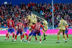 Raków Częstochowa nie wykorzystał potknięć drużyn z czołówki [WIDEO]