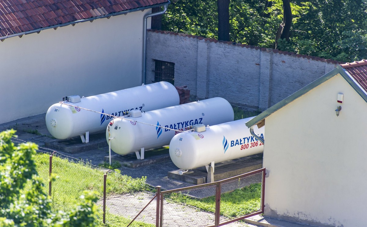 Koniec ery pieców gazowych u sąsiada. Nowe przepisy będą bolesne finansowo