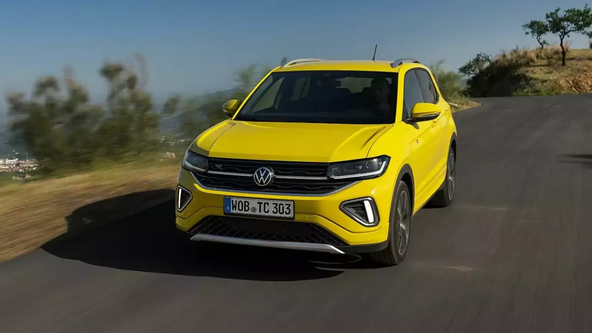 Volkswagen T-Cross po liftingu wjeżdża do salonów. Ceny zaskakują