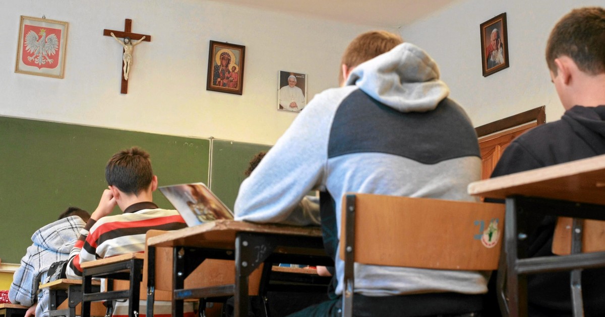 Uczniowie mogą się zdziwić. Wielka zmiana od 1 września. Tego po 1989 r. jeszcze nie było