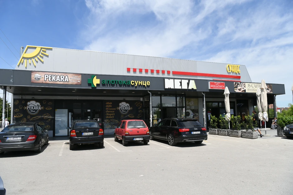 Kafe As, Plavi horizonti Zemun