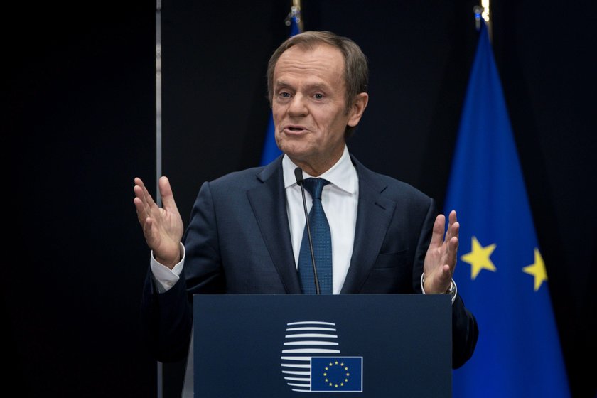 Wzruszony Tusk pożegnał się z funkcją