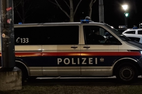 "KAVČANI" NAMAMILI HRVATE U STAN, PA IH MUČILI Prostor obložili folijom, pripremili PIŠTOLJE i TESTERE, pa tražili 750.000 evra: "Brate, celo lice mu je uništeno"