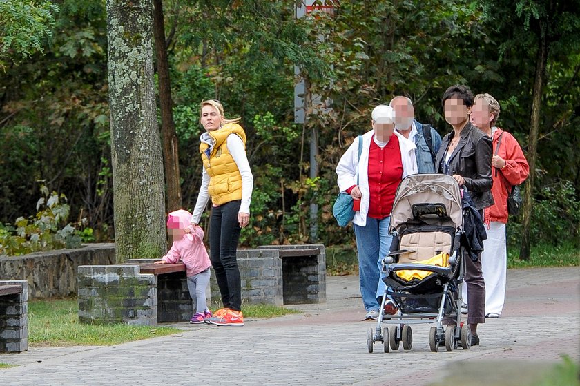 Agnieszka Popielewicz z córką i z mamą