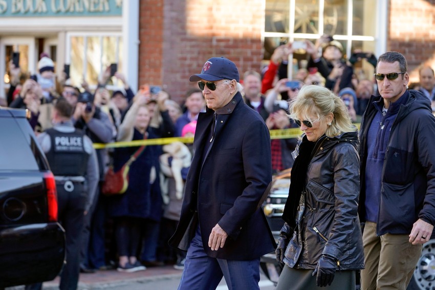 Bajdenovi u šopingu u Nantaketu, Masačusets