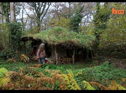 Bez prądu i wody. Absolwentka Oxfordu żyje jak hobbit. WIDEO