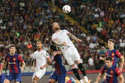 Sergio Ramos zapewnił zwycięstwo... Barcelonie. Nieskuteczny Robert Lewandowski [WIDEO]