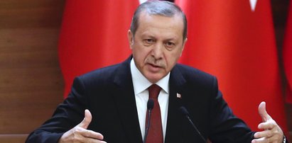 Erdogan z władzą absolutną. Jego przeciwnicy wyszli na ulice