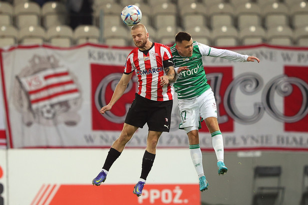 Piłkarz Cracovii Michał Siplak (L) i Christian Clemens (P) z Lechii Gdańsk podczas meczu Ekstraklasy